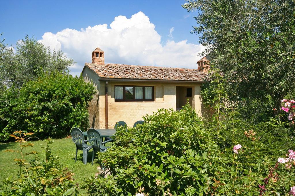 Podere Il Pino Poggibonsi Cameră foto